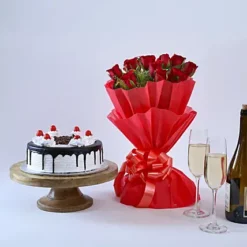 Cake with Red Rose Bunch
